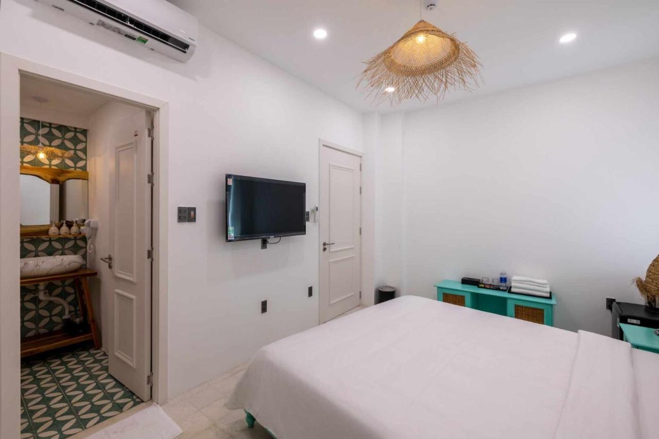 Pisces Hotel Hue Exterior photo