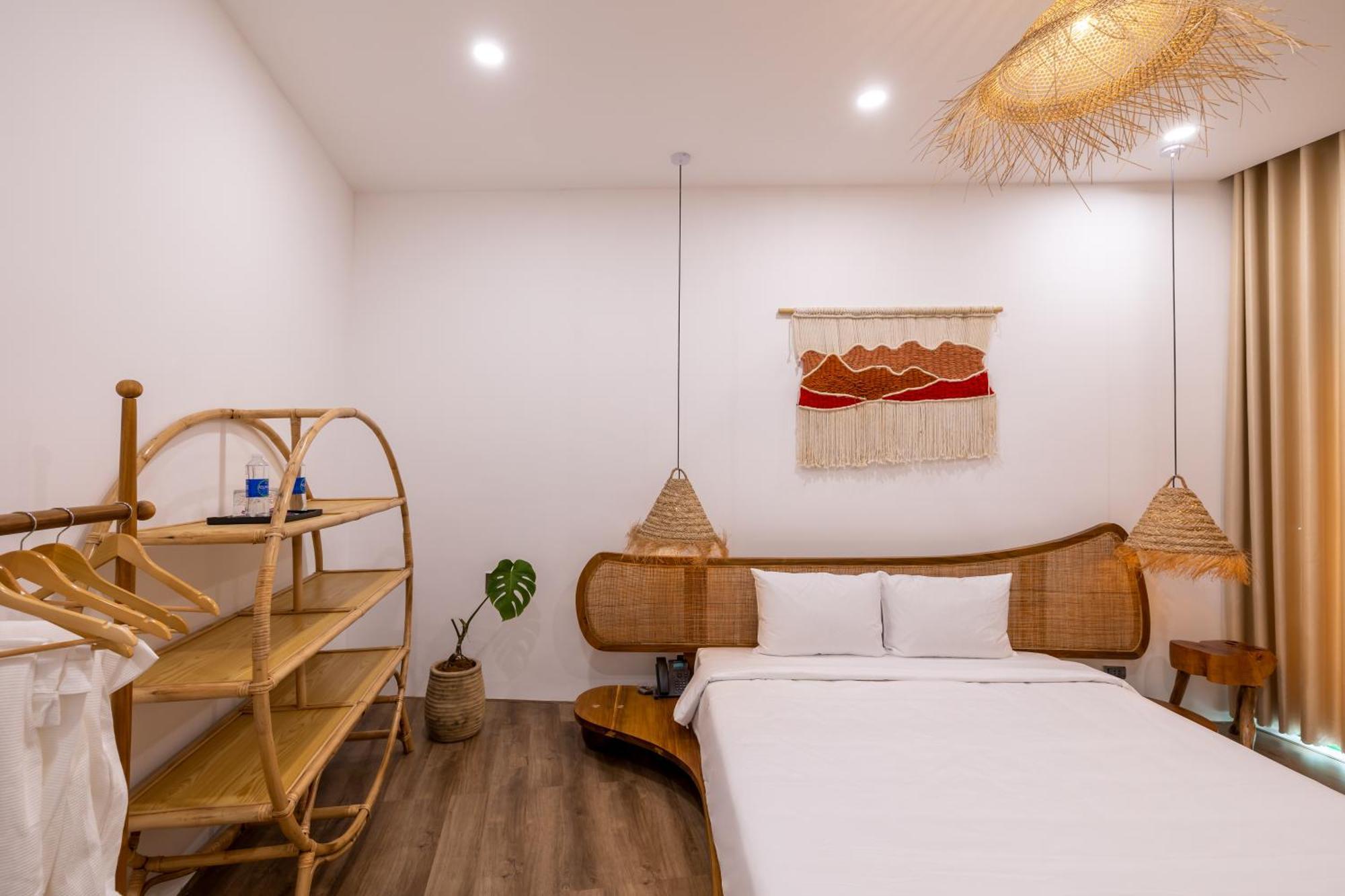 Pisces Hotel Hue Exterior photo
