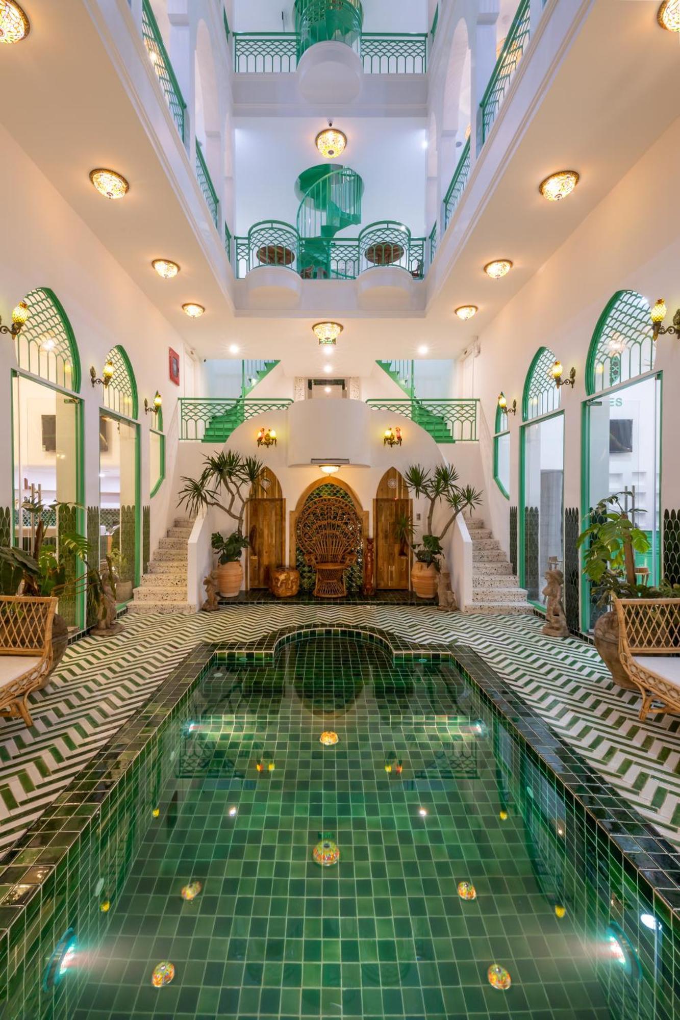 Pisces Hotel Hue Exterior photo