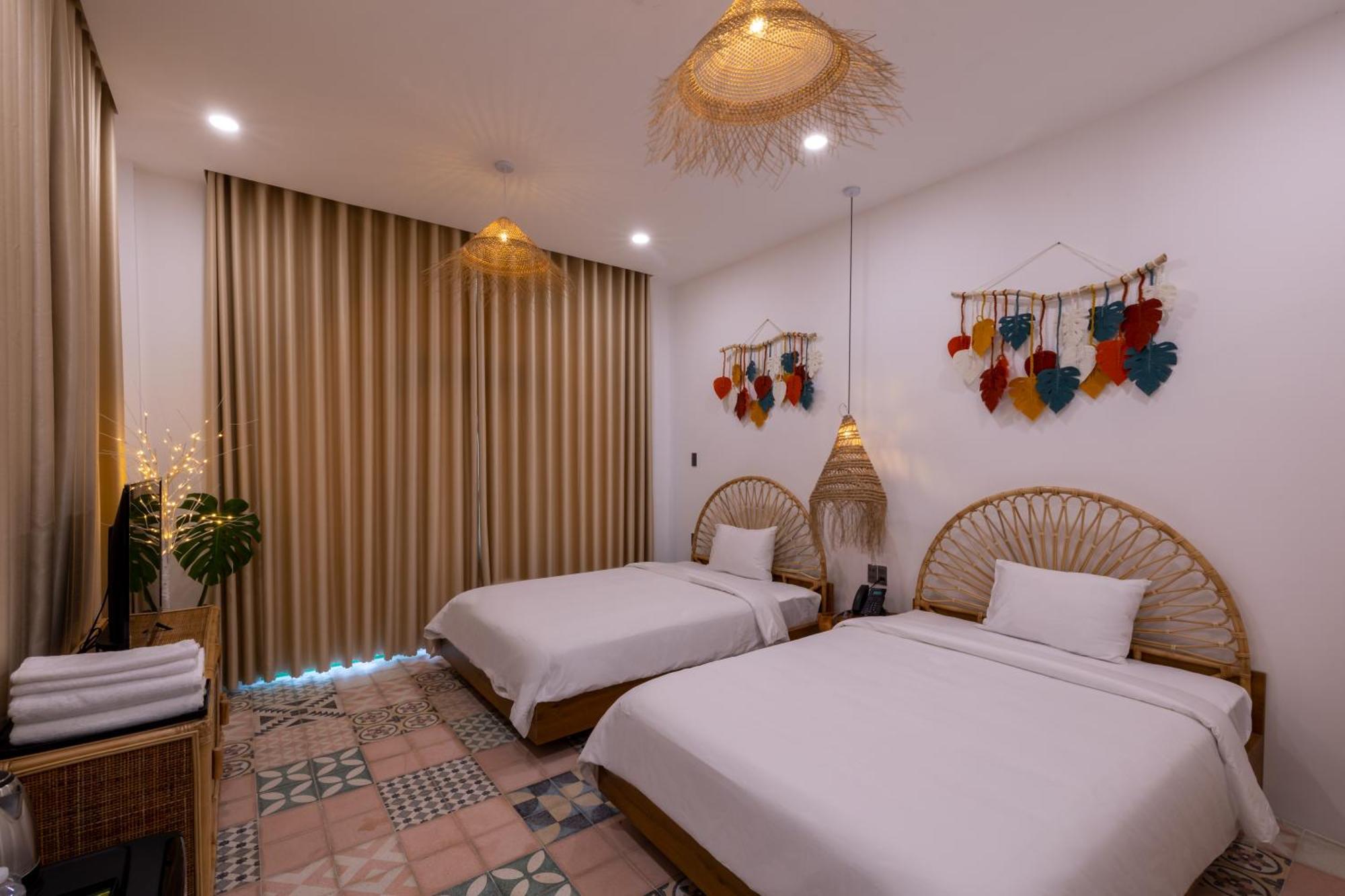 Pisces Hotel Hue Exterior photo